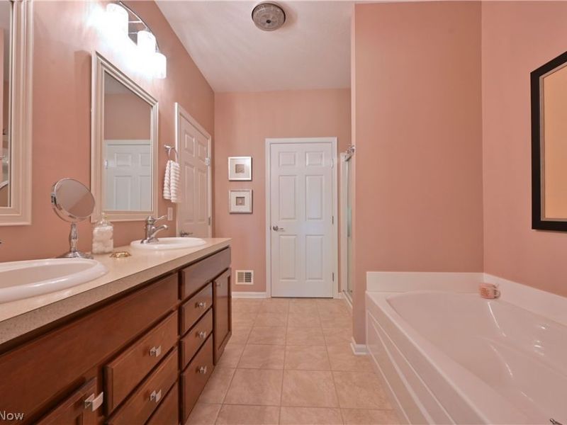 38084 Princeton Drive , North Ridgeville, OH 44039 Photo 24