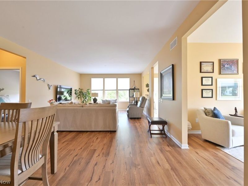38084 Princeton Drive , North Ridgeville, OH 44039 Photo 8