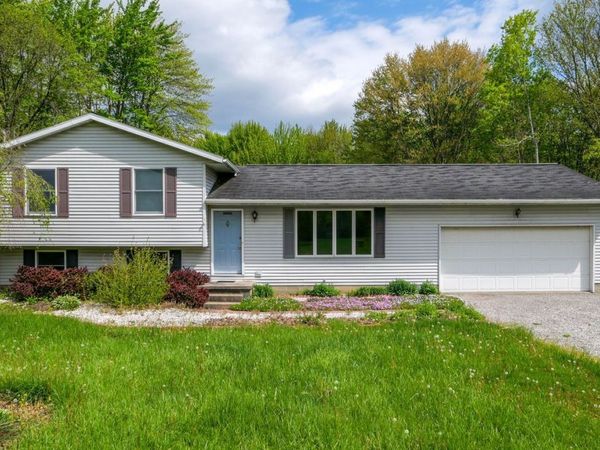 10703 Jones Road , Diamond, OH 44412