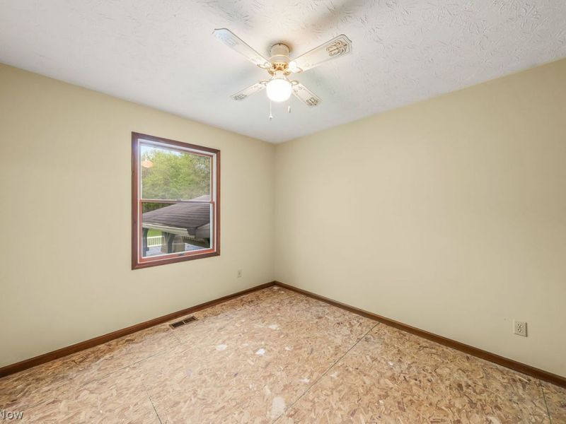 10703 Jones Road , Diamond, OH 44412 Photo 16
