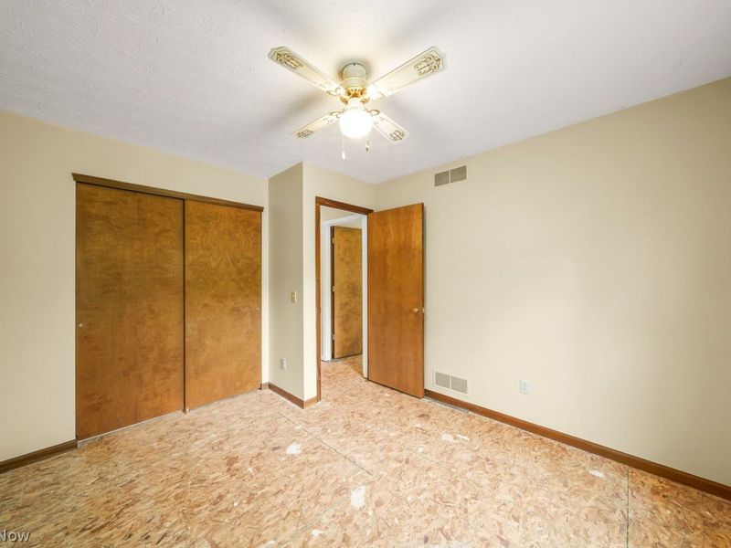 10703 Jones Road , Diamond, OH 44412 Photo 17