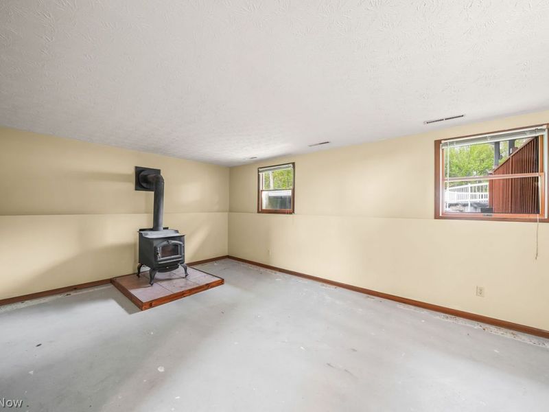 10703 Jones Road , Diamond, OH 44412 Photo 18
