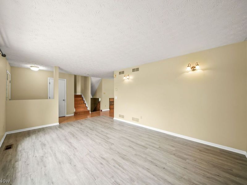 10703 Jones Road , Diamond, OH 44412 Photo 4