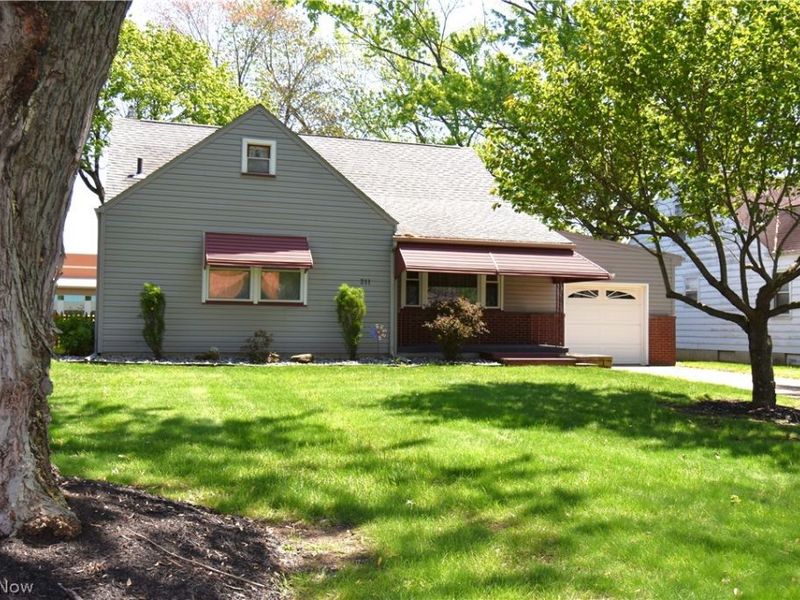 211 Parish Avenue , Hubbard, OH 44425 Photo 1