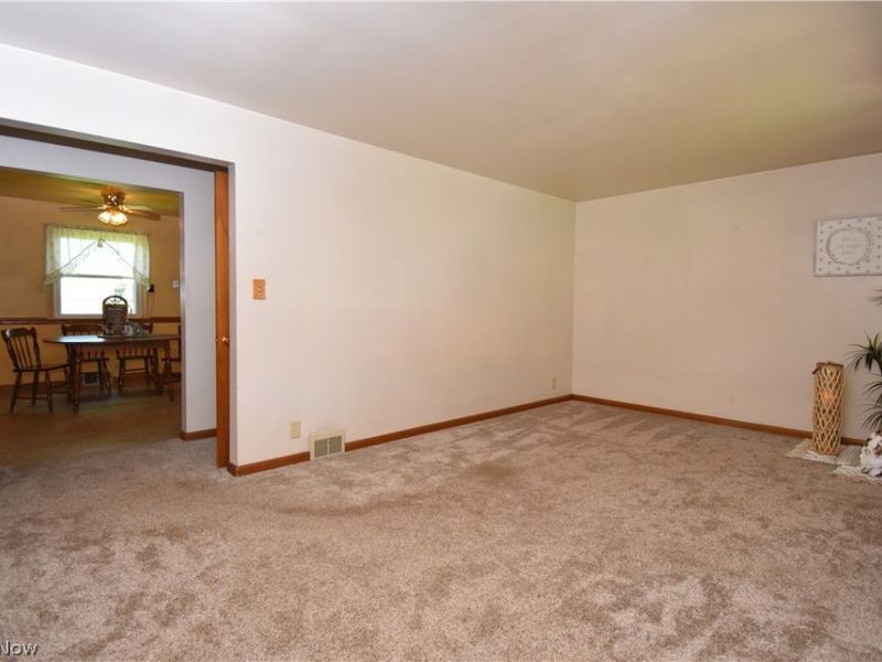 211 Parish Avenue , Hubbard, OH 44425 Photo 11