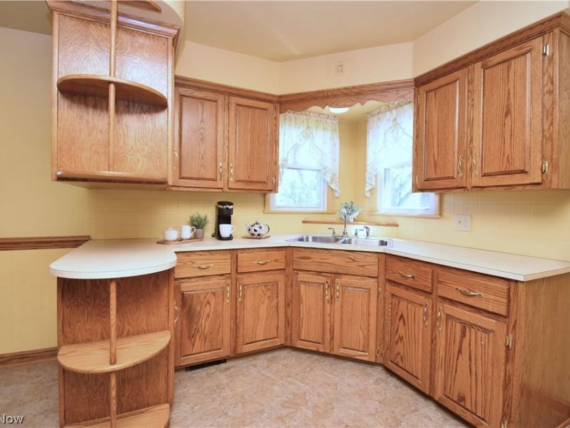 211 Parish Avenue , Hubbard, OH 44425 Photo 14