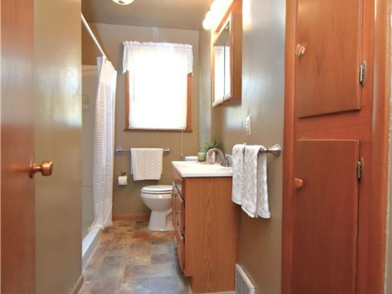 211 Parish Avenue , Hubbard, OH 44425 Photo 21