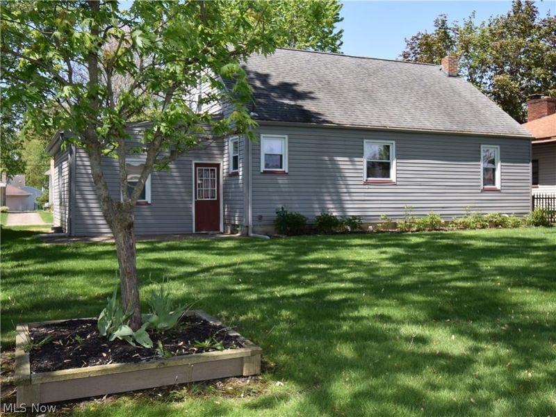 211 Parish Avenue , Hubbard, OH 44425 Photo 4