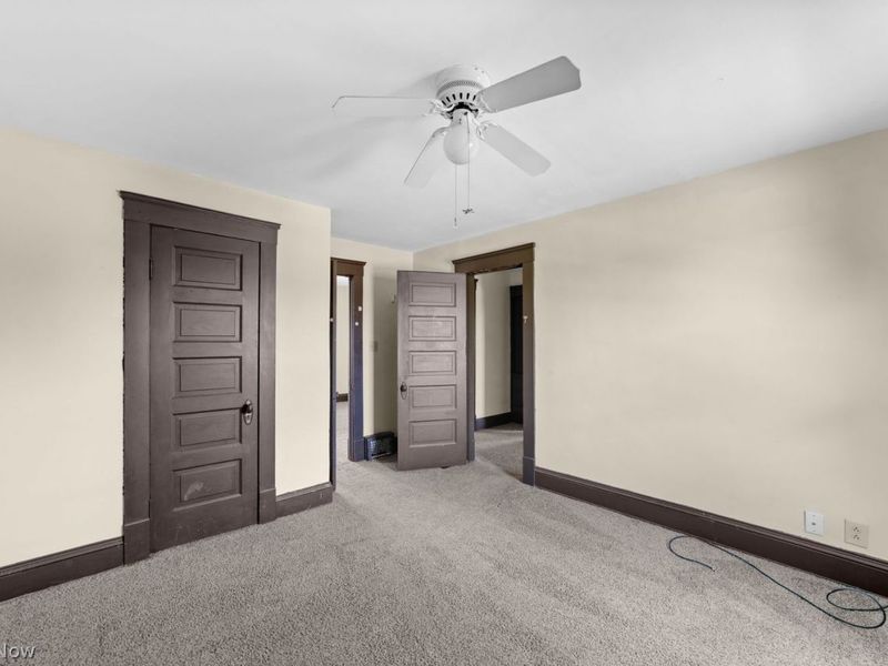 5977 Ridge Road , Parma, OH 44129 Photo 16