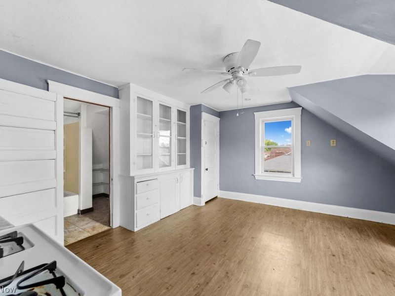 5977 Ridge Road , Parma, OH 44129 Photo 6