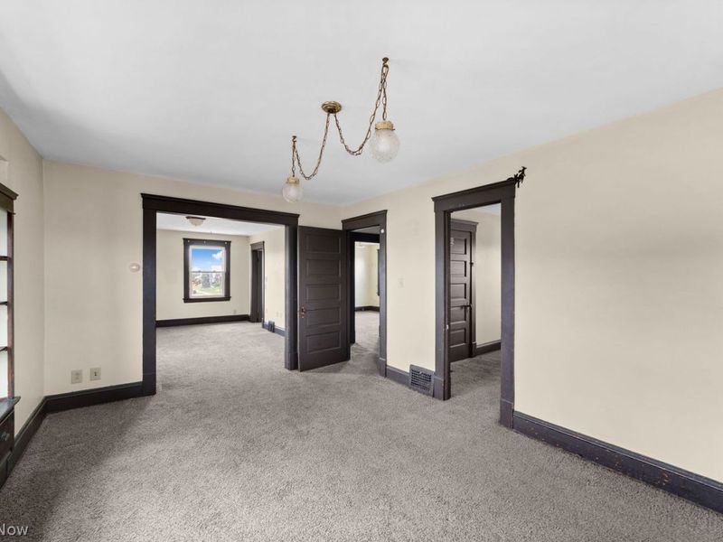 5977 Ridge Road , Parma, OH 44129 Photo 8