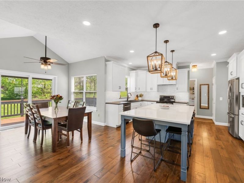 386 Weatherstone Drive , Wadsworth, OH 44281 Photo 12