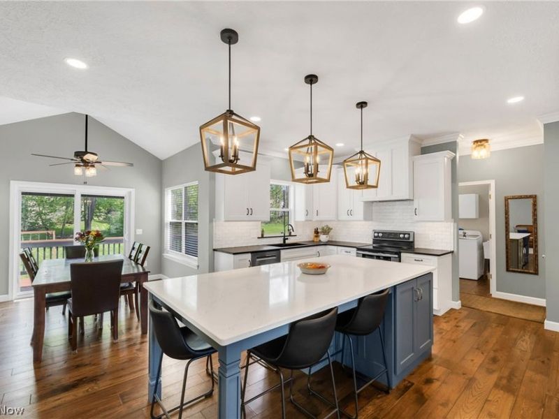 386 Weatherstone Drive , Wadsworth, OH 44281 Photo 14