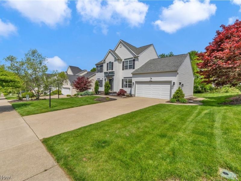 386 Weatherstone Drive , Wadsworth, OH 44281 Photo 3