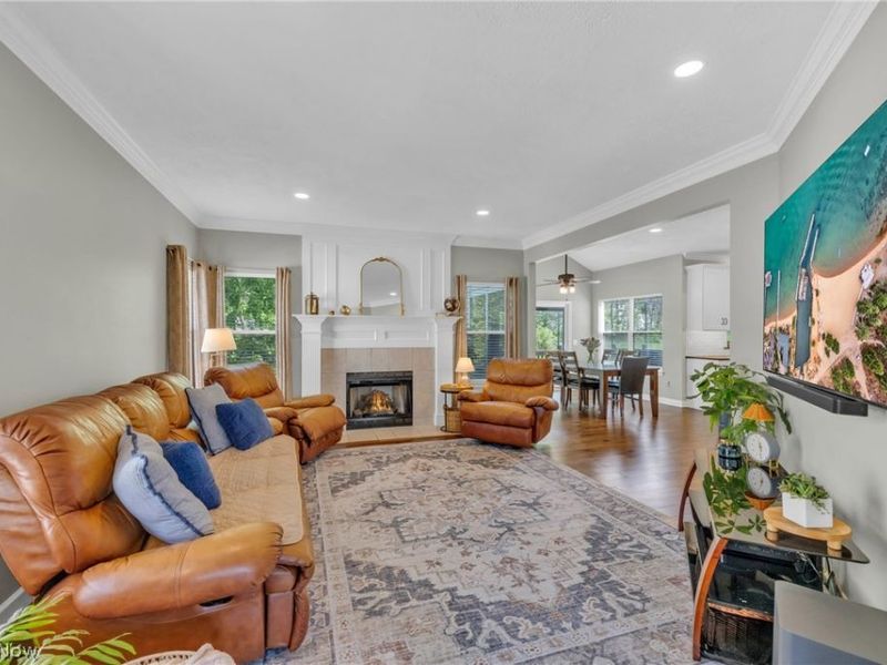 386 Weatherstone Drive , Wadsworth, OH 44281 Photo 9