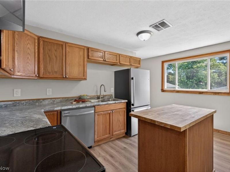 533 W Bank Street, Uhrichsville, OH 44683 Photo 14