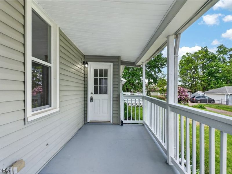 533 W Bank Street, Uhrichsville, OH 44683 Photo 2