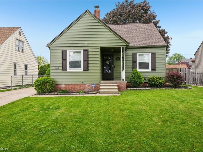 4319 Rockland Drive, Brooklyn, OH 44144 Photo 2