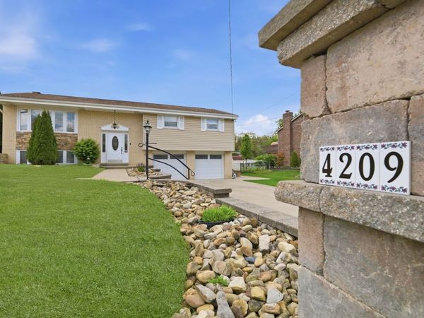4209 Frederick Drive, New Kensington, PA 15068