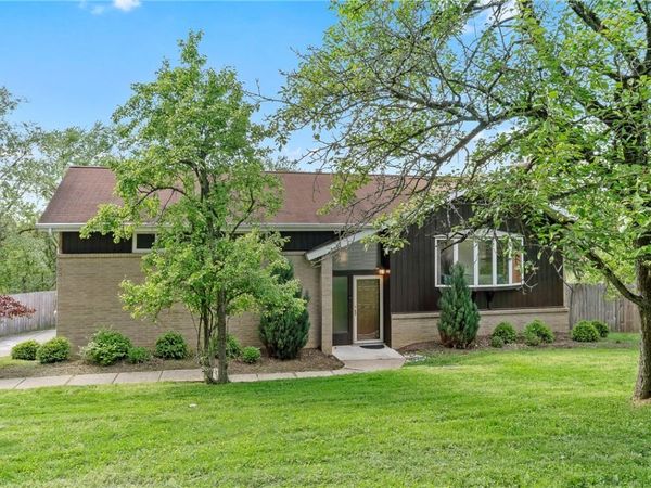2110 Lorenzi Lane, Mckees Rocks, PA 15136
