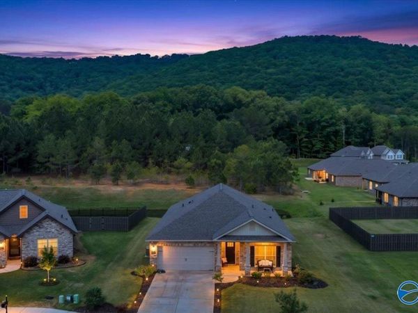 9104 Ohms Circle SE, Owens Cross Roads, AL 35763