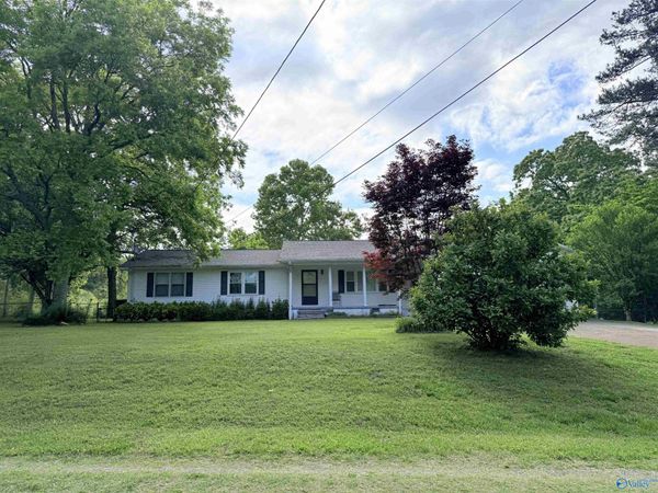 372 Snow Point Road, Guntersville, AL 35976