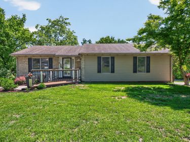 1136 Chinoe Road, Lexington, KY 40502