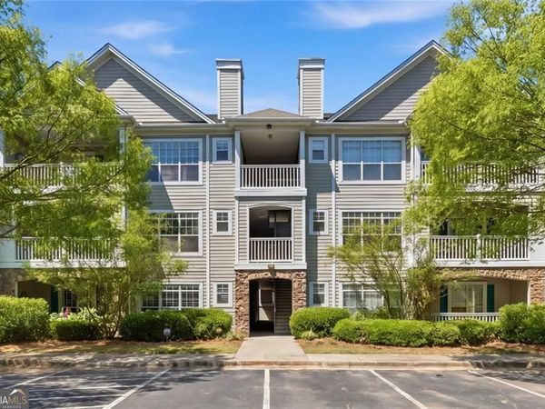 826 Sandringham Drive, Alpharetta, GA 30004