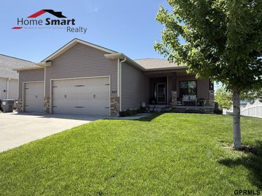 5017 Beckys Way, Lincoln, NE 68514