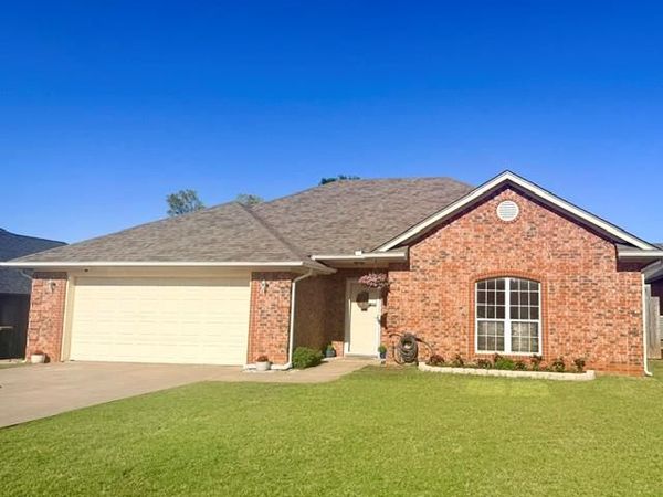 2217 University Boulevard, Chickasha, OK 73018
