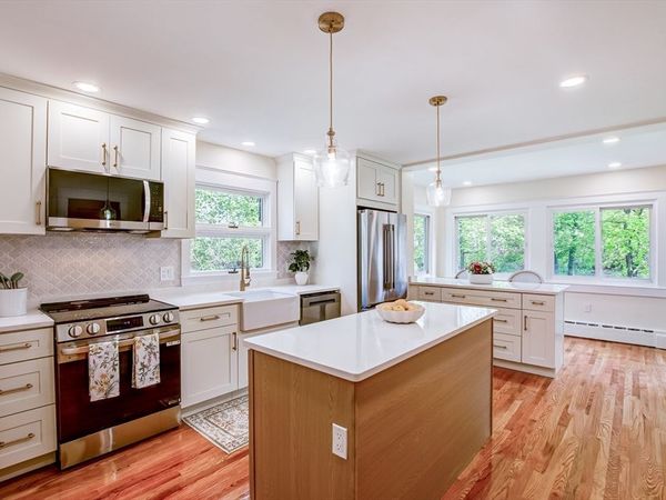 35 Dyer St, Gardner, MA 01440