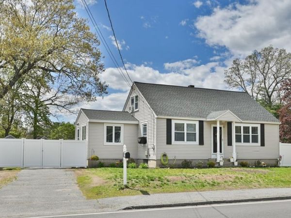 497 Foster Rd, Tewksbury, MA 01876