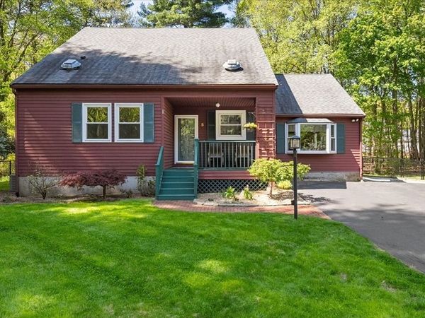 5 Stanley Road, Medway, MA 02053