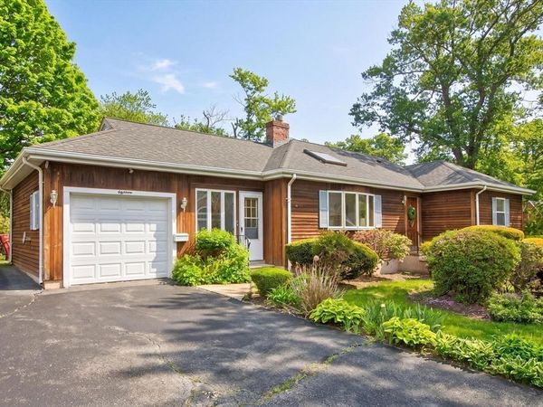 18 Williams Rd, Lynnfield, MA 01940