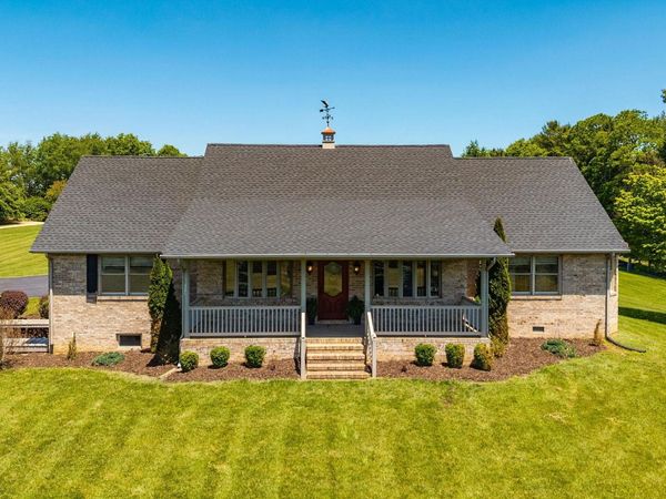 23 ENTRY SCHOOL RD, WAYNESBORO, VA 22980