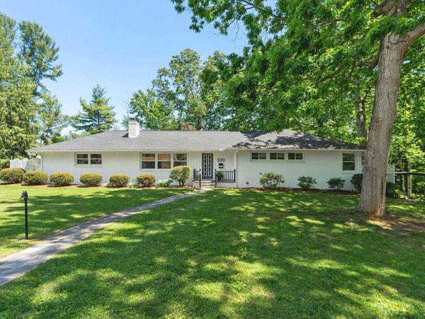 300 S ELLISON LN, WAYNESBORO, VA 22980
