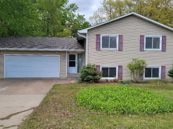 341 Hickory Street, Mahtomedi, MN 55115