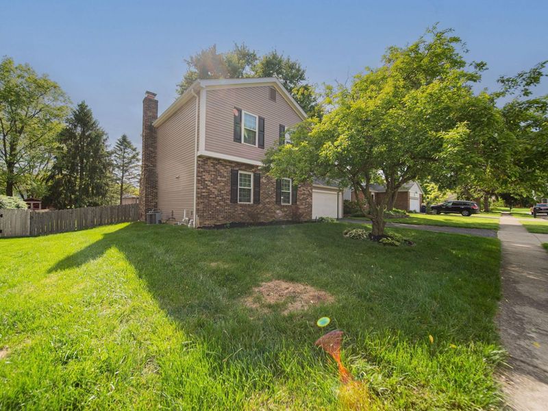 8249 Big Horn Court , Powell, OH 43065 Photo 3