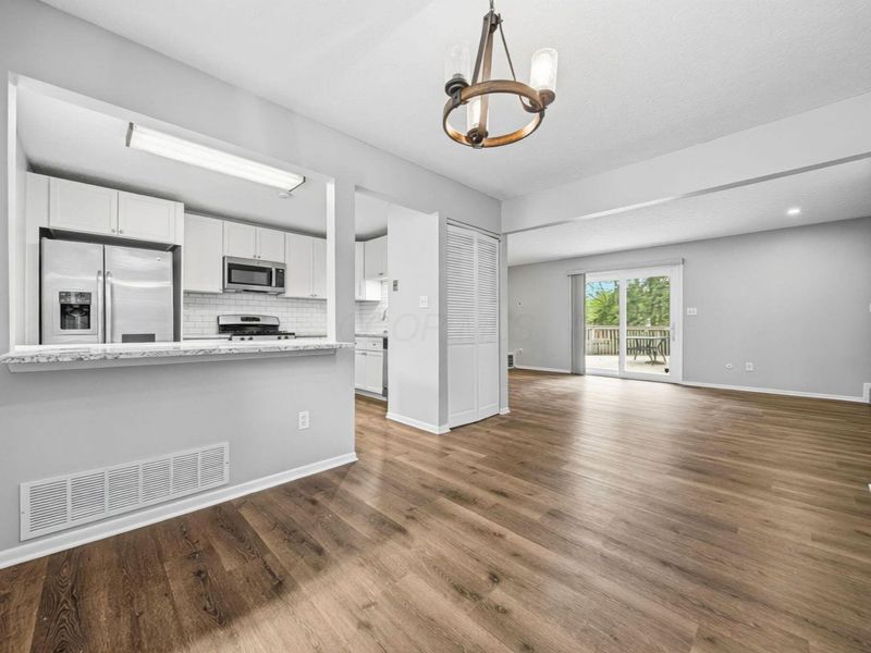 8249 Big Horn Court , Powell, OH 43065 Photo 6