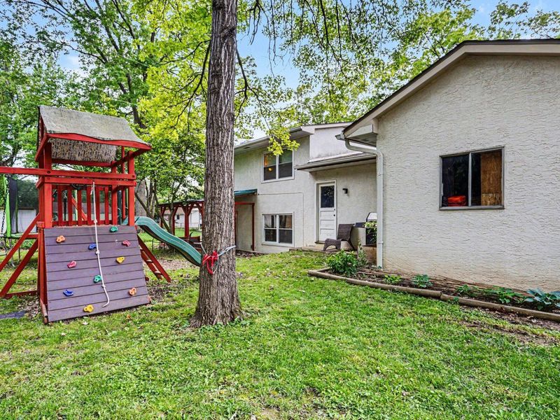 5470 Crawford Drive , Columbus, OH 43229 Photo 24