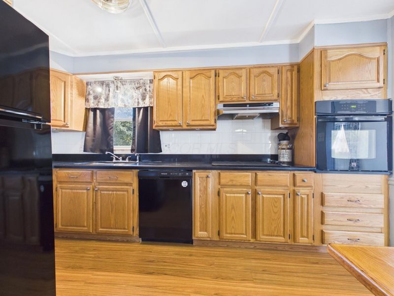 1601 W Maple Street , Baltimore, OH 43105 Photo 11