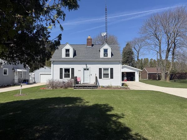 2912 Memorial DRIVE, Two Rivers, WI 54241