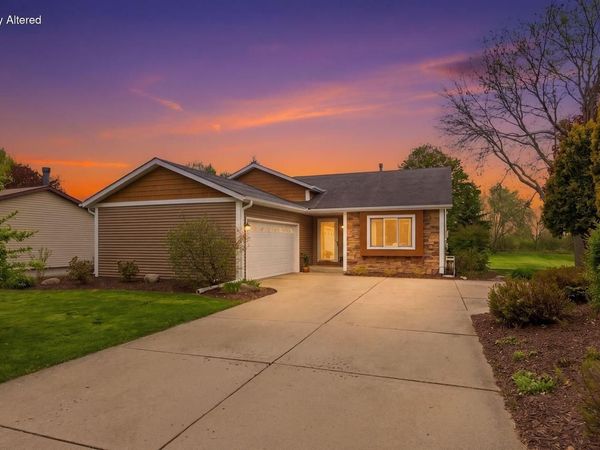 2321 MacArthur ROAD, Waukesha, WI 53188