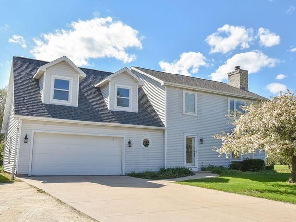 511 Cheyenne AVENUE, Grafton, WI 53024