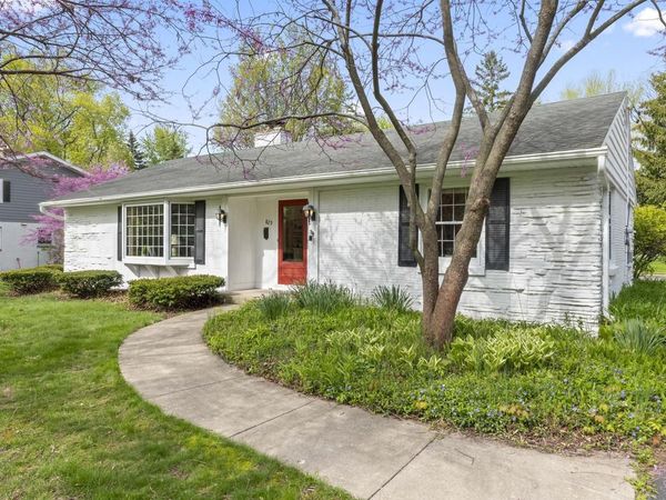 825 Kurtis DRIVE, Elm Grove, WI 53122