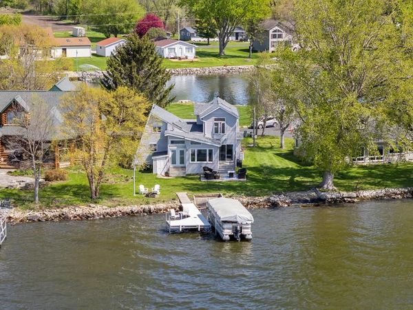 W10285 Shorecrest DRIVE, Fox Lake, WI 53933