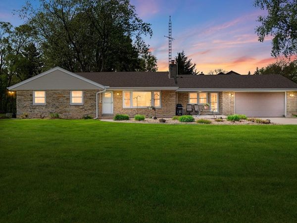 12610 St. Mary's DRIVE, New Berlin, WI 53151