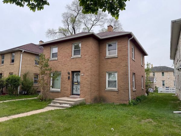 3725 Capitol DRIVE, Unit 3727, Milwaukee, WI 53216