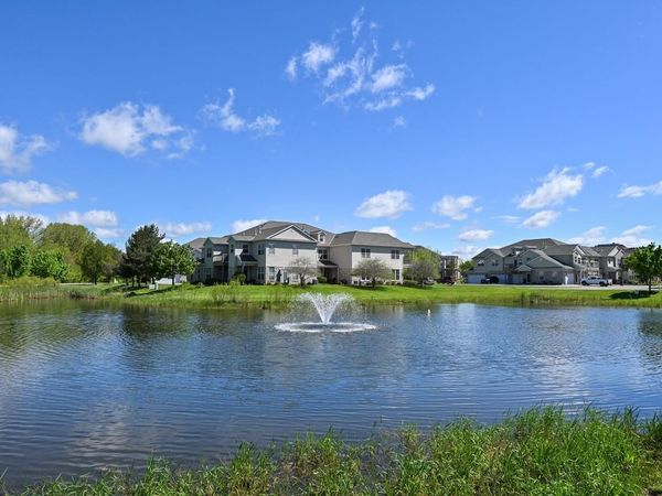 N16W26559 Meadowgrass CIRCLE, Unit A, Pewaukee, WI 53072