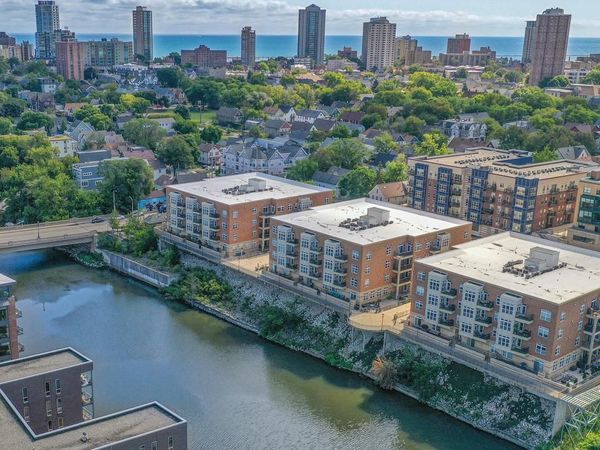 1905 Water STREET, Unit 403, Milwaukee, WI 53202